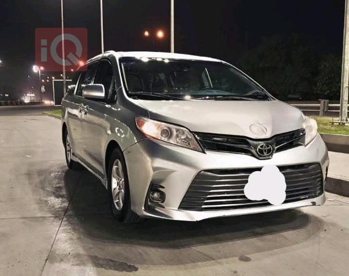 تويوتا سيينا